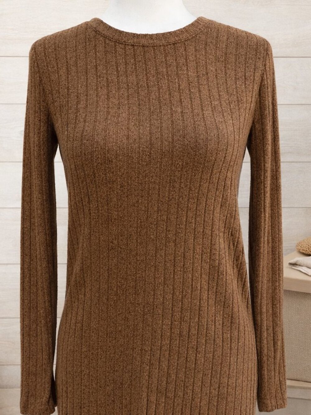 Lou & Grey Cozy Ribbed Minimalist Crewneck Lightweight Sweater in Warm Chestnut